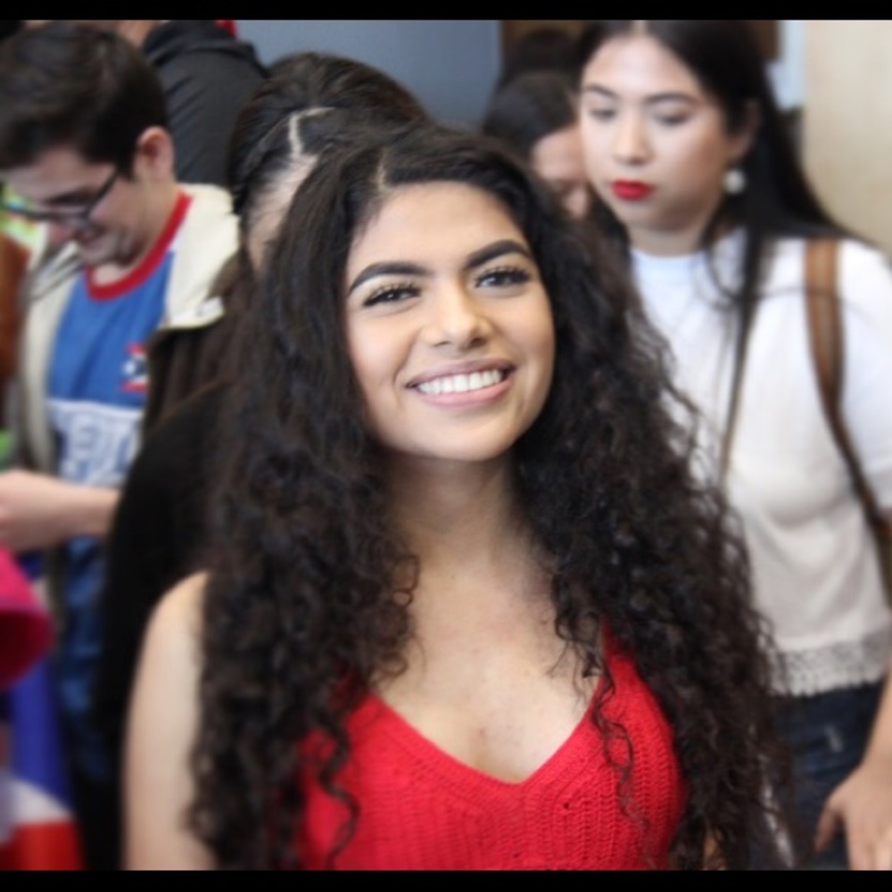 Meet your Posher, Noemi
